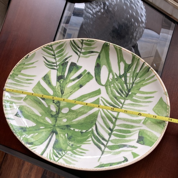 NWo/T - ceramic plant leaf serving platter. Excellent condition. 13 x 10 in - Picture 9 of 11